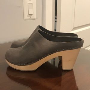 Pristine Bryr Chloe Closed toe clogs sz 40/ 10